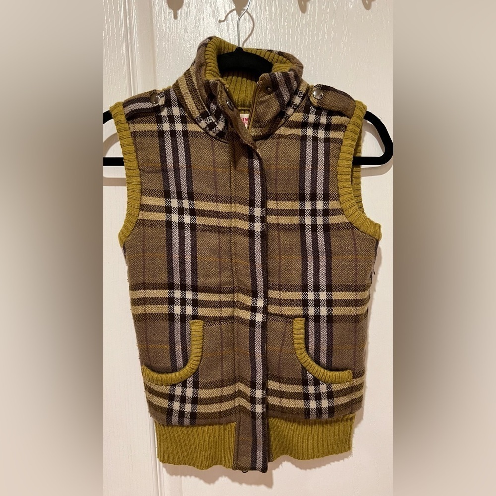 Mossimo supply co plaid vest small. 22” long. EUC.